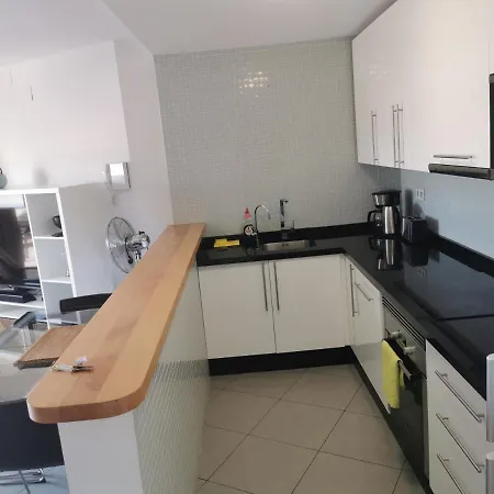 Fully Equipped Modern With A Garage Apartmán